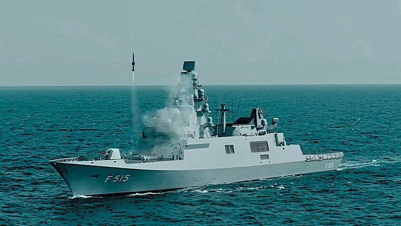 Запуск зенитной ракеты Hisar-D RF с борта фрегата "Стамбул", Турция